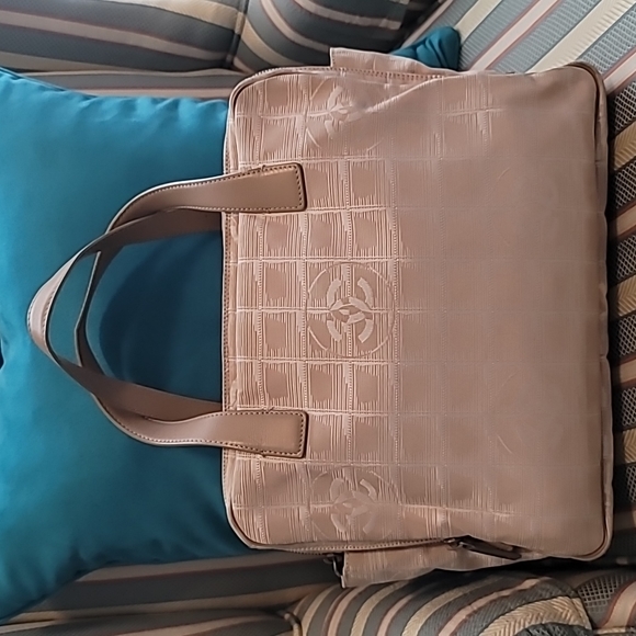 CHANEL Handbags - Gorgeous CHANEL 2-way Travel Bag